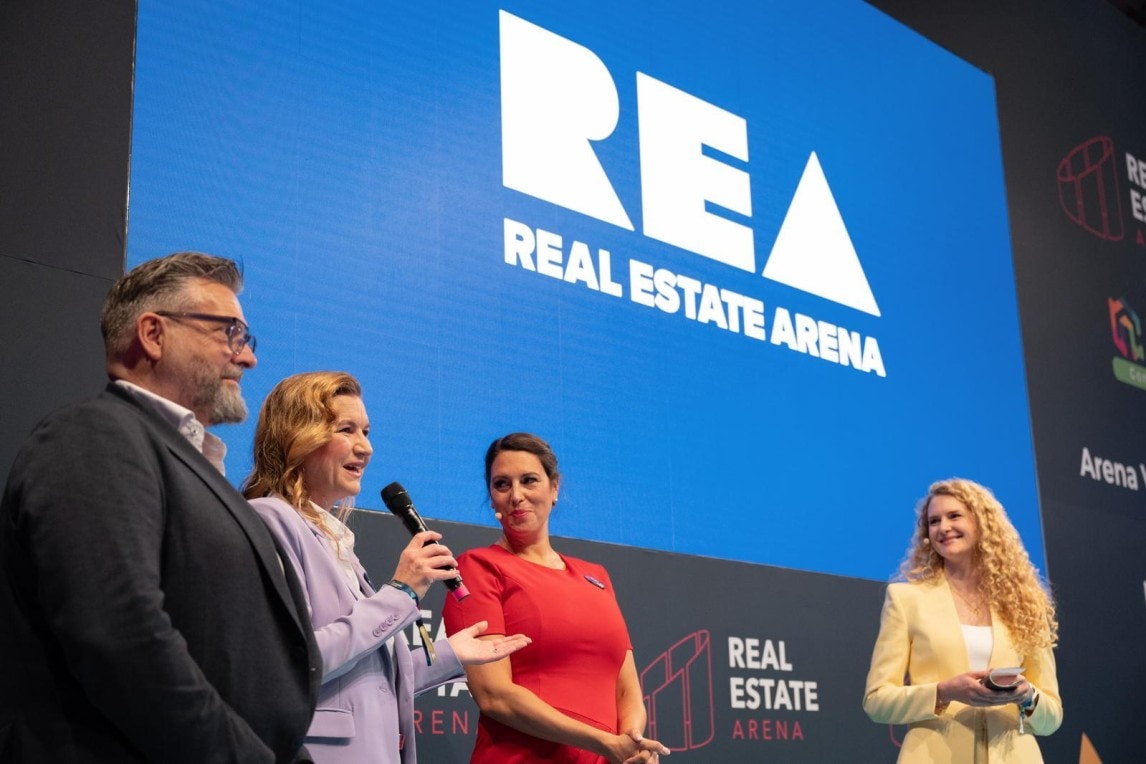 Real Estate Arena 图片 2